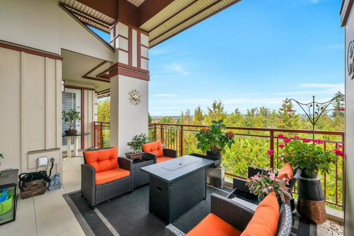 Backyard Photo of 306 16477 64 Avenue, Surrey, BC