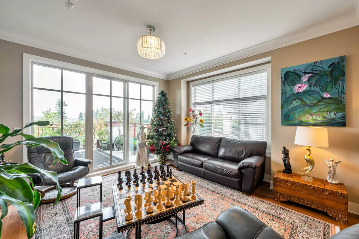 Guest Bathroom Photo of 306 16477 64 Avenue, Surrey, BC