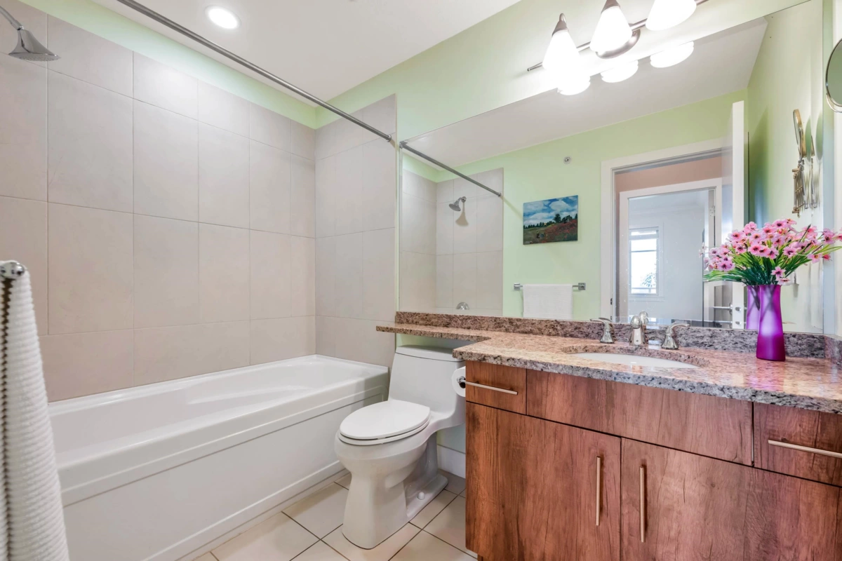 Hallway Photo of 306 16477 64 Avenue, Surrey, BC