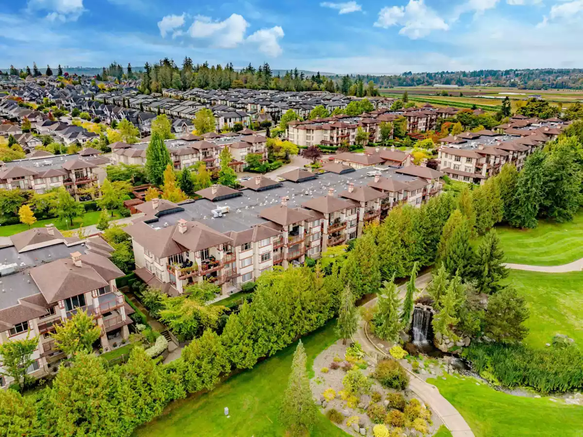 Kitchen Photo of 306 16477 64 Avenue, Surrey, BC