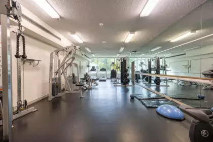 1005 3980 Carrigan Court, Burnaby, BC, Burnaby — Apartment/Condo for sale