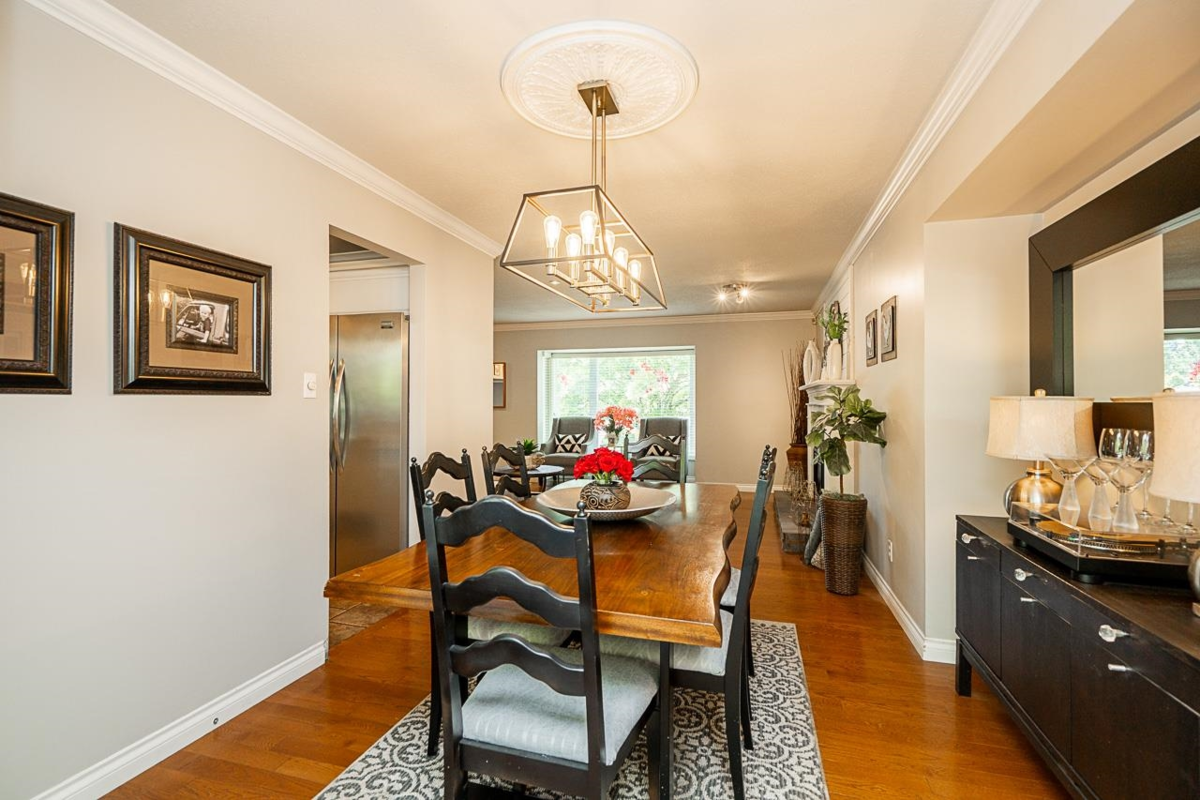 Breakfast Nook Photo of 14625 86b Avenue, Surrey, BC
