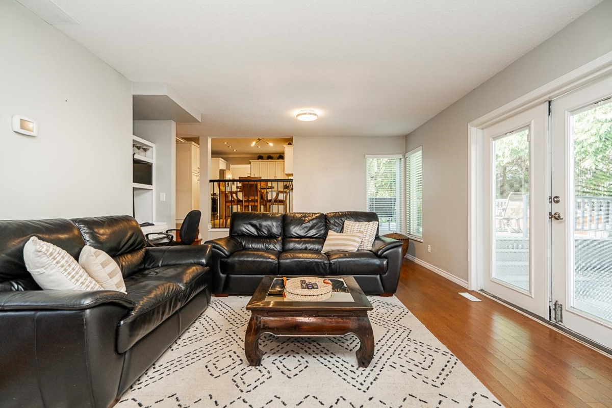 Guest Bathroom Photo of 14625 86b Avenue, Surrey, BC