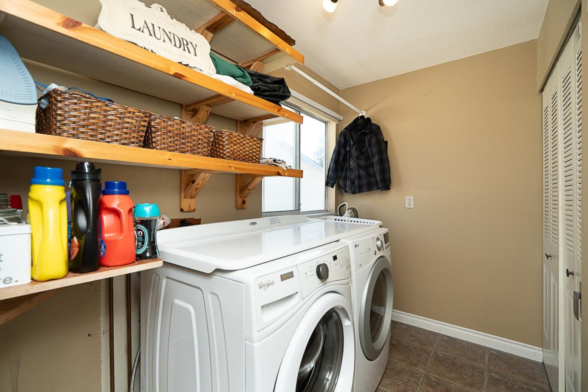 Powder Room Photo of 14625 86b Avenue, Surrey, BC