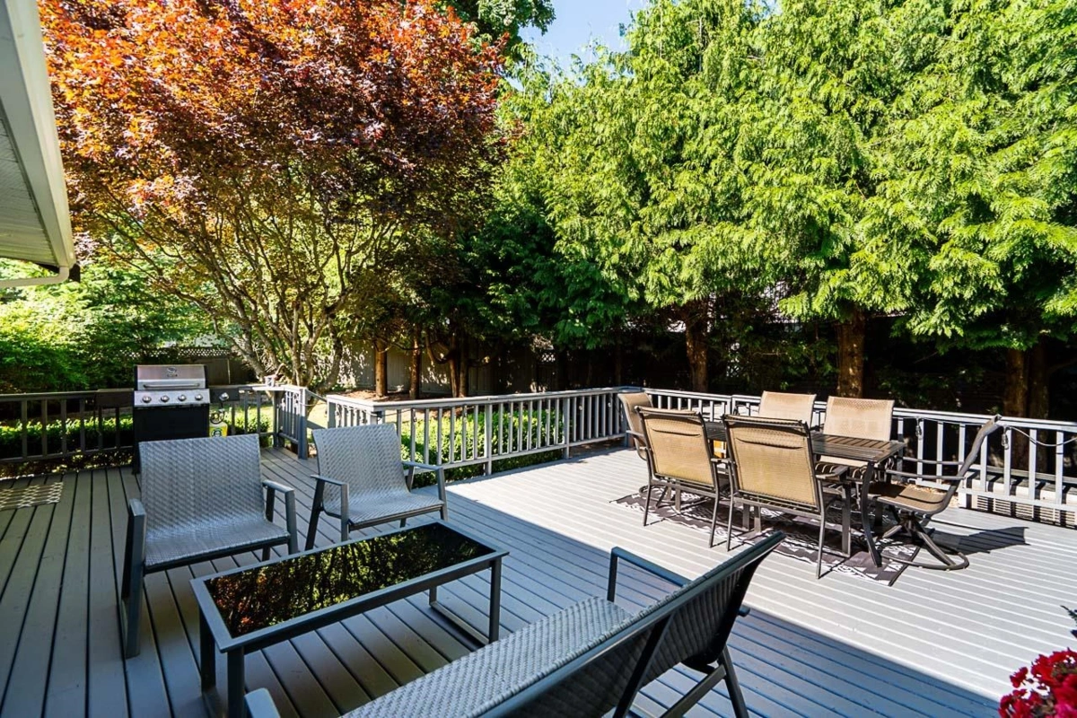 Swimming Pool Photo of 14625 86b Avenue, Surrey, BC