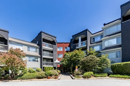 202 5700 200 Street, Langley, BC, Langley — Apartment/Condo for sale