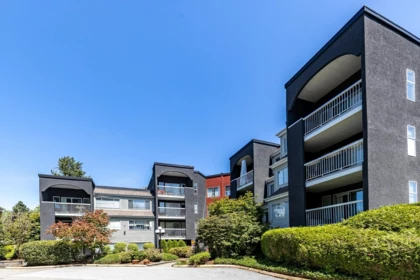 202 5700 200 Street, Langley, BC, Langley — Apartment/Condo for sale