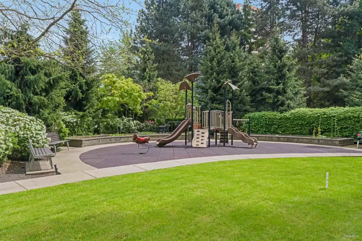 Garden / Landscaping Photo of 205 6168 Wilson Avenue, Burnaby, BC