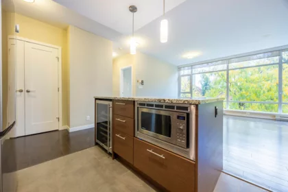 205 6168 Wilson Avenue, Burnaby, BC, Burnaby — Apartment/Condo for sale
