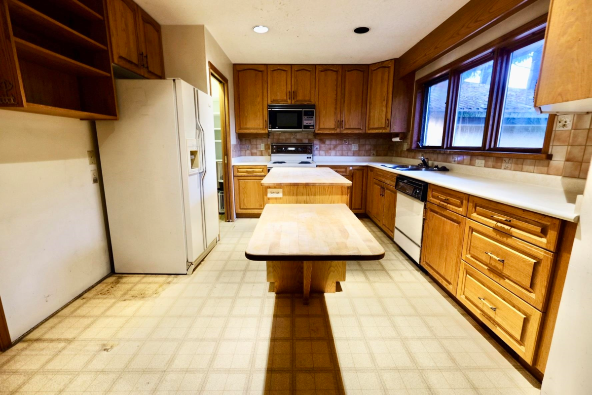 Breakfast Nook Photo of 8785 158 Street, Surrey, BC