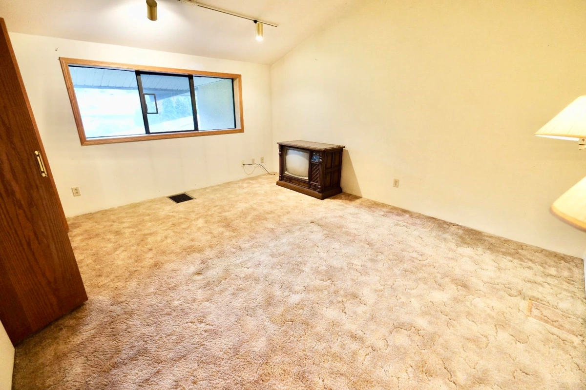 Loft / Bonus Room Photo of 8785 158 Street, Surrey, BC