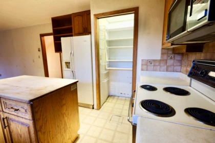 Walk-In Closet Photo of 8785 158 Street, Surrey, BC