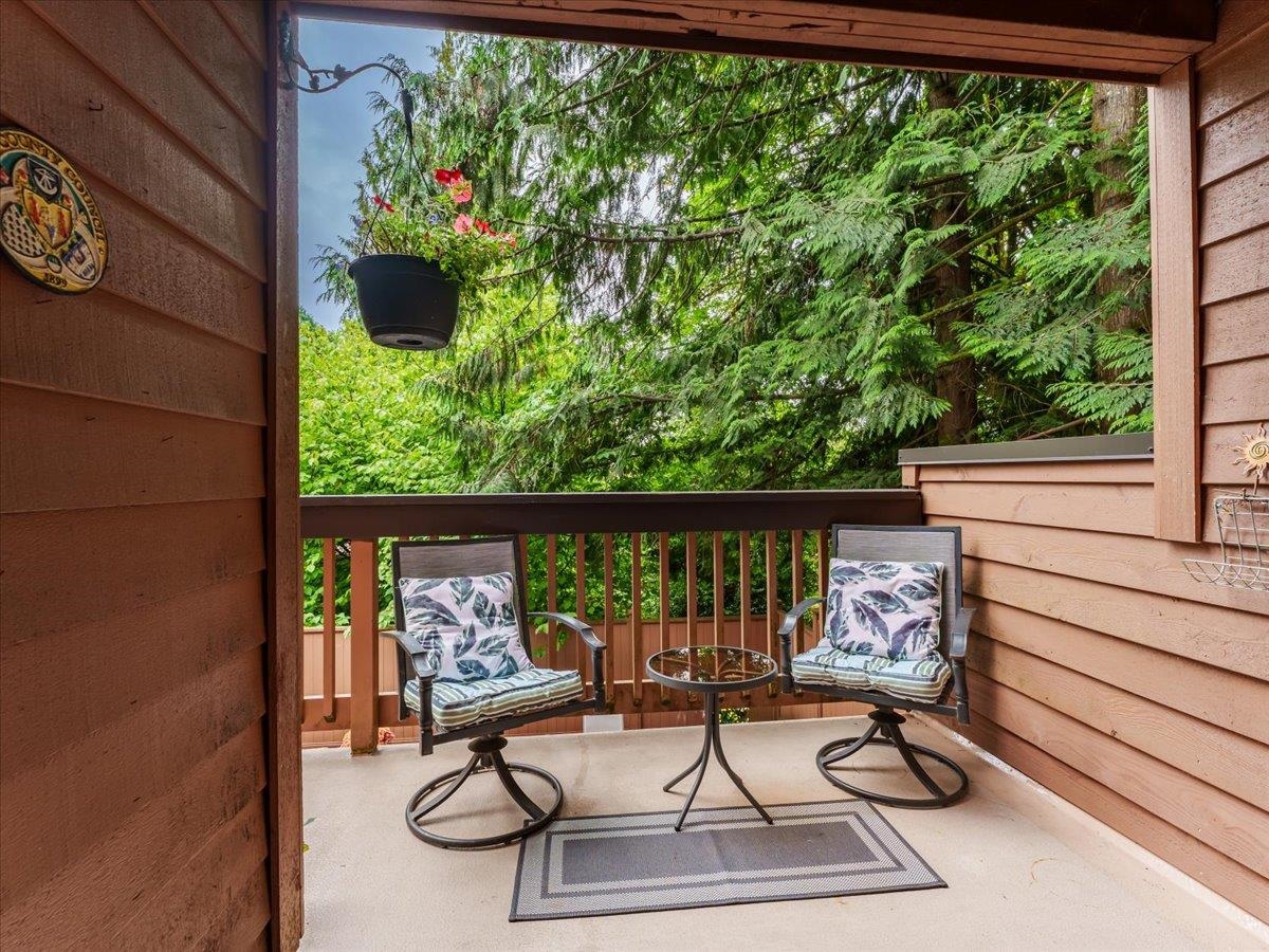 Breakfast Nook Photo of 402 Cardiff Way, Port Moody, BC