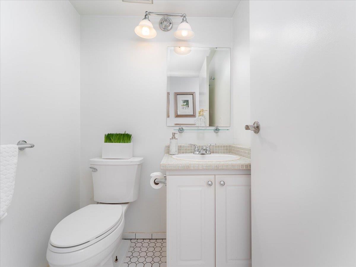 Entry Foyer Photo of 402 Cardiff Way, Port Moody, BC