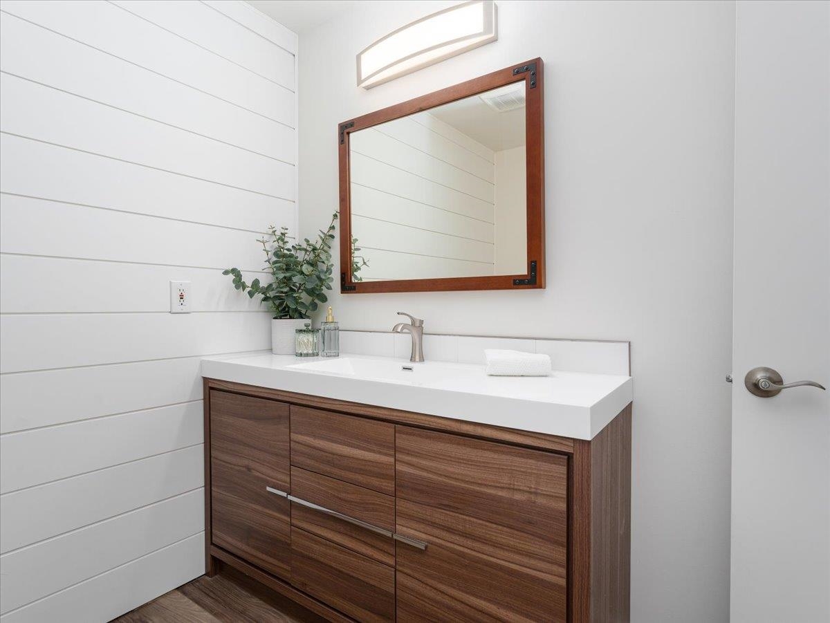 Office / Den Photo of 402 Cardiff Way, Port Moody, BC