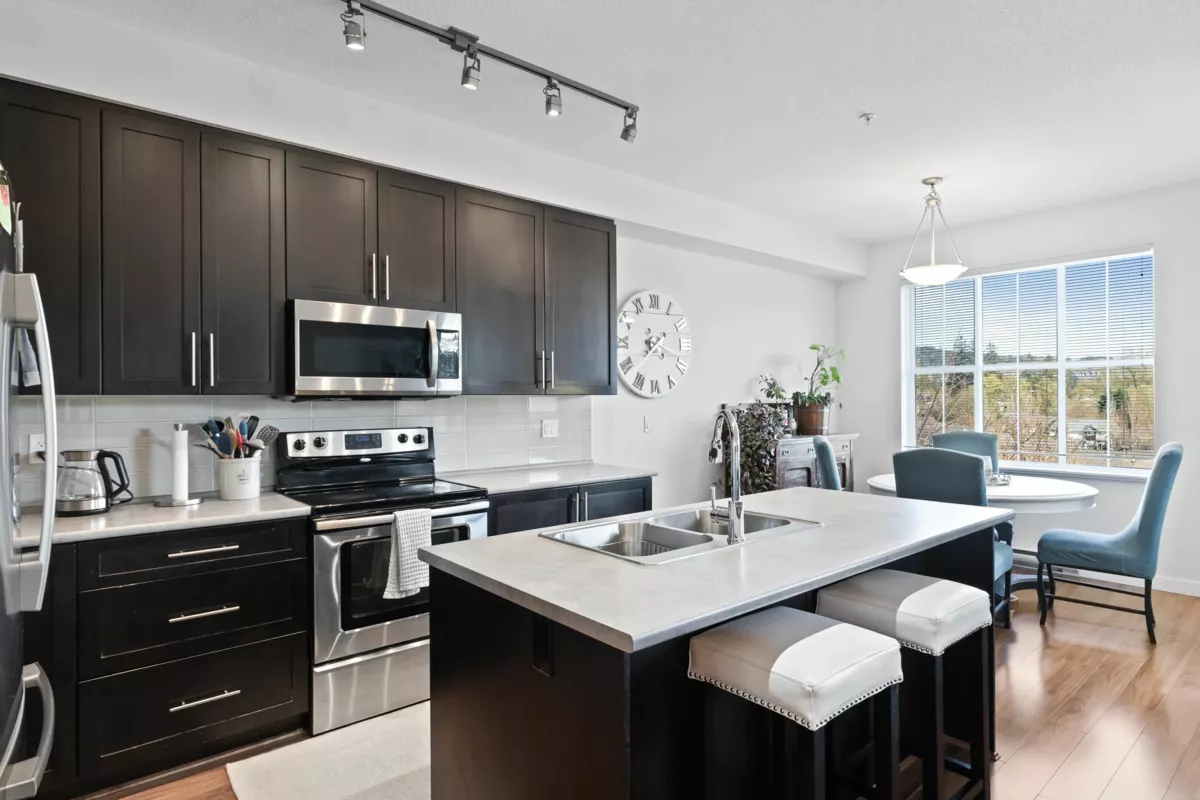 Kitchen Island Photo of 27 11176 Gilker Hill Road, Maple Ridge, BC