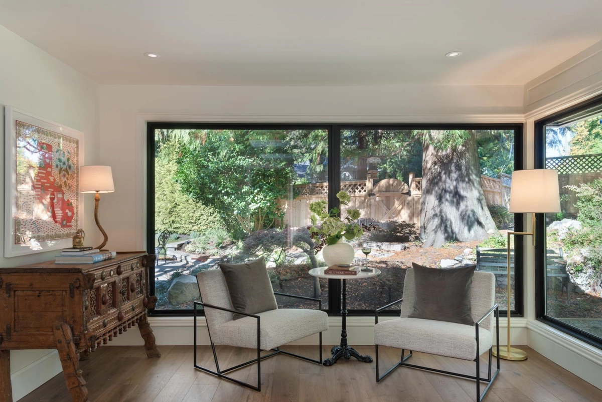 Breakfast Nook Photo of 5075 Howe Sound Lane, West Vancouver, BC