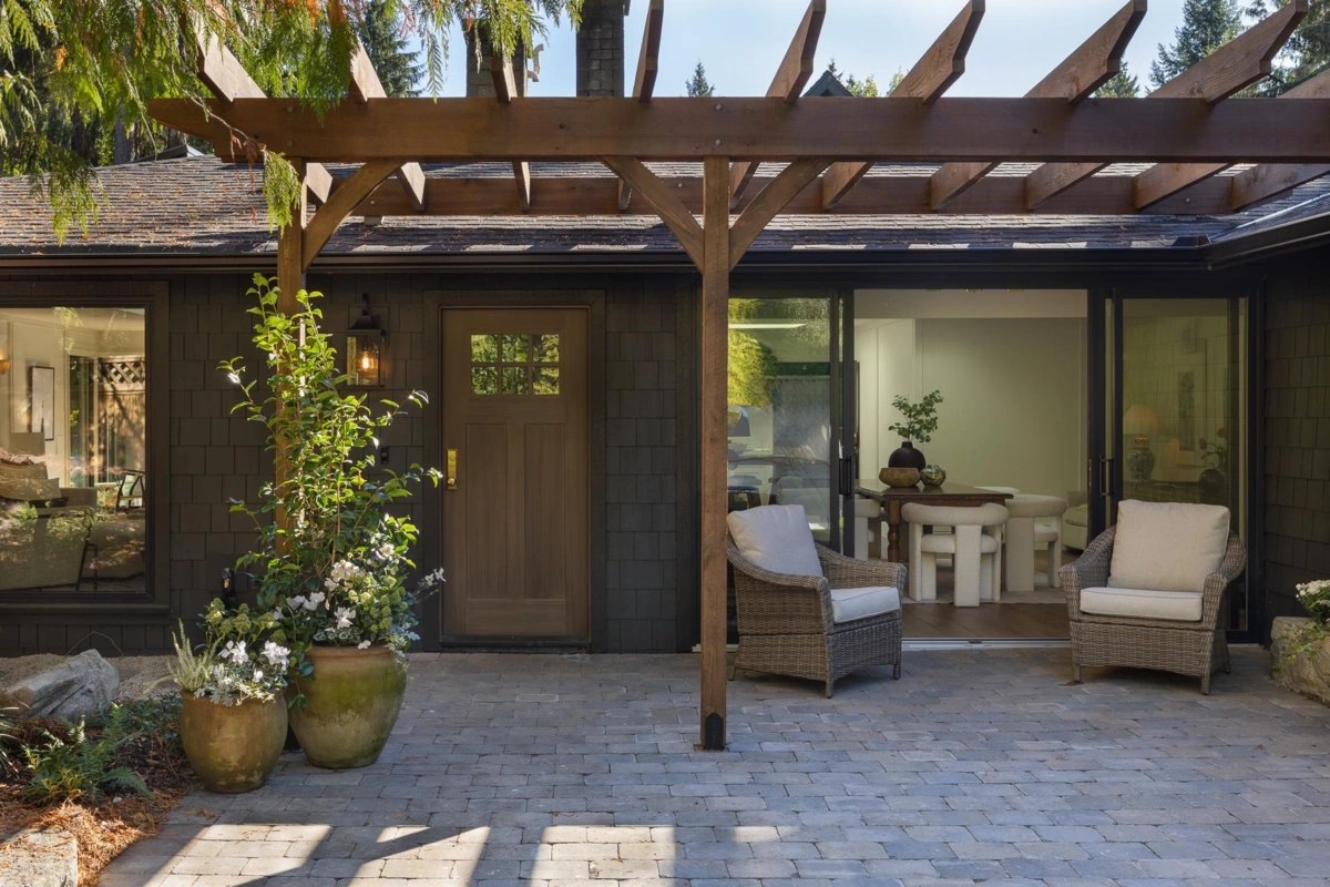 Family Room Photo of 5075 Howe Sound Lane, West Vancouver, BC