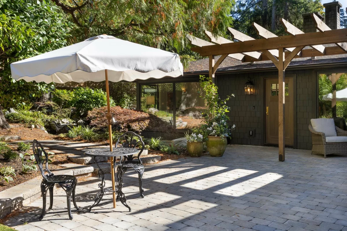 Living Room Photo of 5075 Howe Sound Lane, West Vancouver, BC