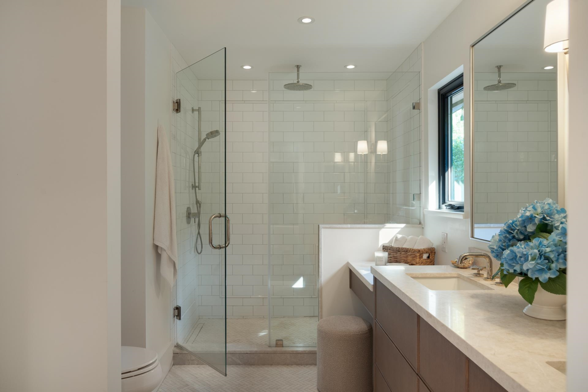 Mudroom Photo of 5075 Howe Sound Lane, West Vancouver, BC