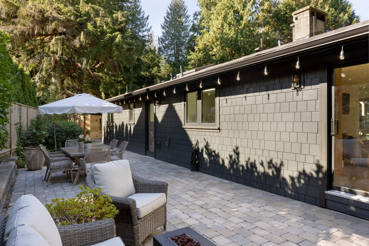 Swimming Pool Photo of 5075 Howe Sound Lane, West Vancouver, BC