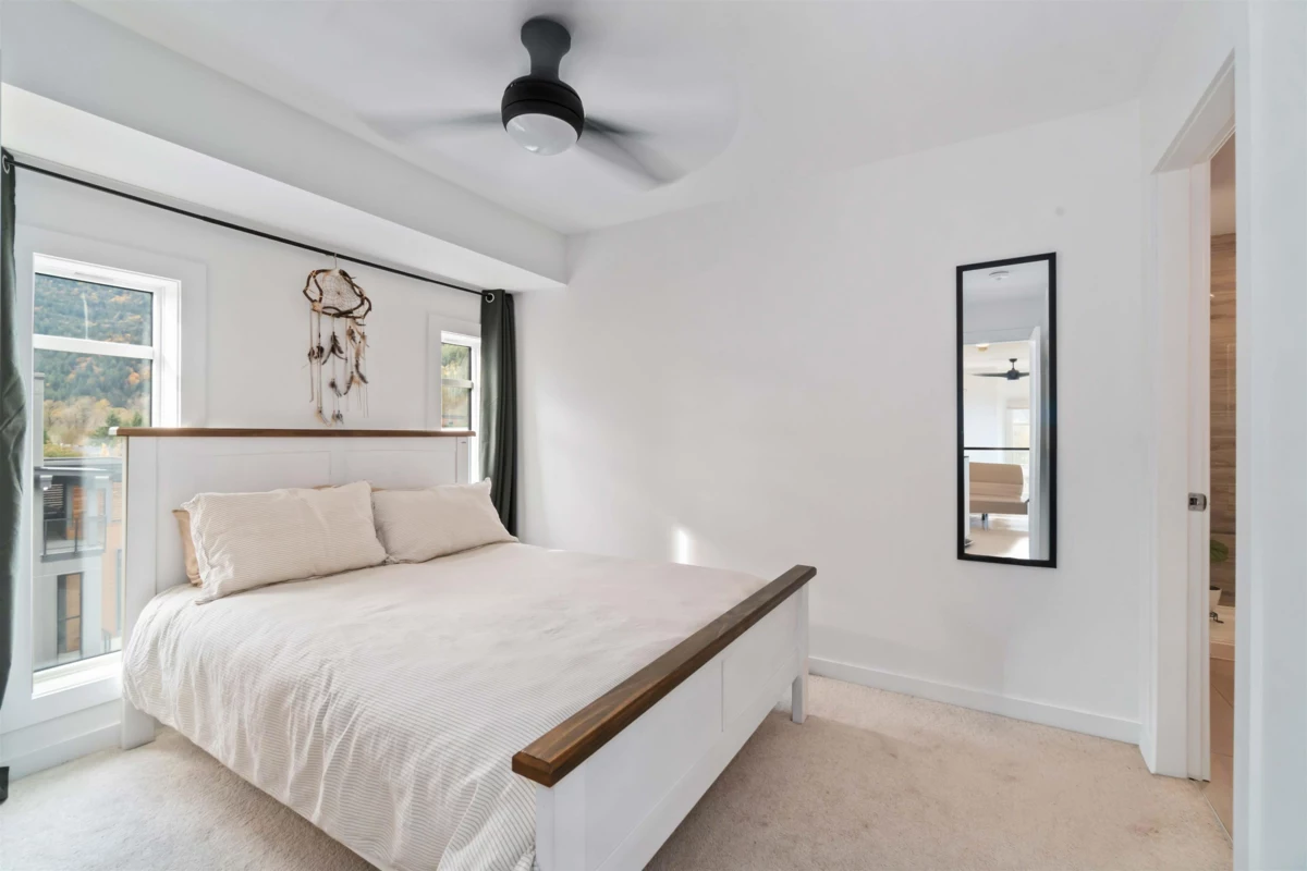 Primary Bathroom Photo of 201 39771 Government Road, Squamish, BC