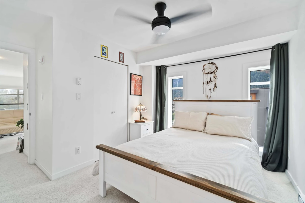 Walk-In Closet Photo of 201 39771 Government Road, Squamish, BC