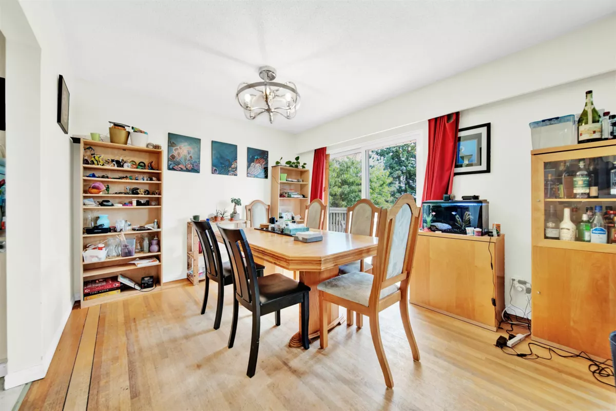 Kitchen Photo of 320 Seaforth Crescent, Coquitlam, BC