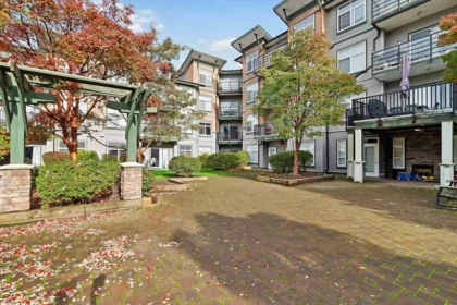 Laundry Room Photo of 211 8183 121a Street, Surrey, BC