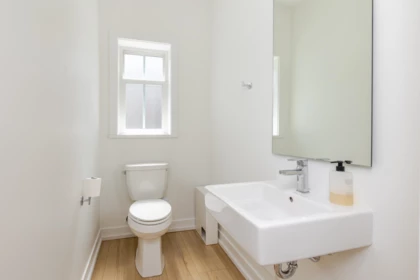 Primary Bathroom Photo of 11 15588 32nd Avenue, Surrey, BC