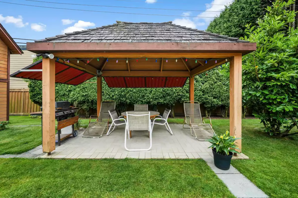 Kitchen Photo of 11260 Seacrest Road, Richmond, BC