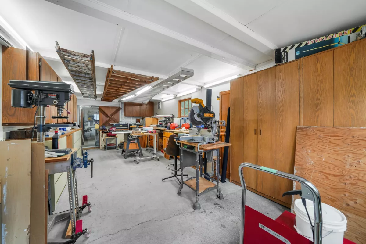 Swimming Pool Photo of 11260 Seacrest Road, Richmond, BC