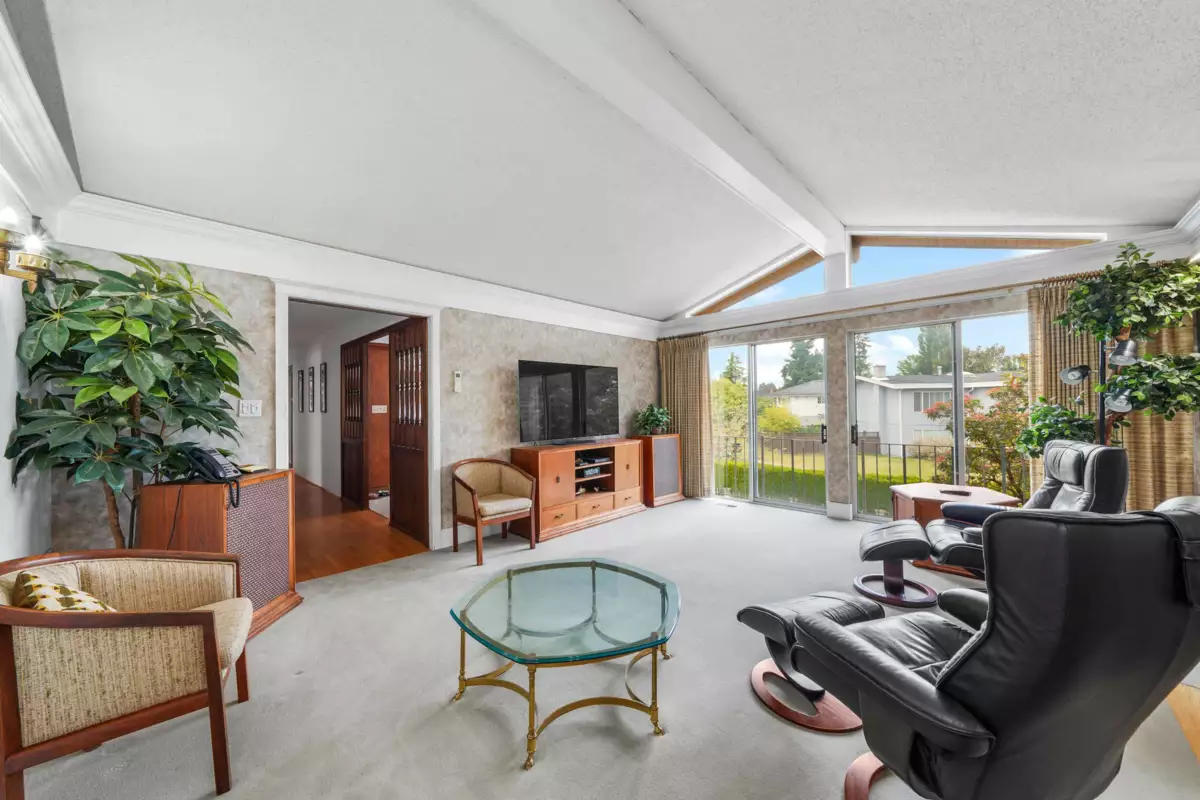 Walk-In Closet Photo of 11260 Seacrest Road, Richmond, BC