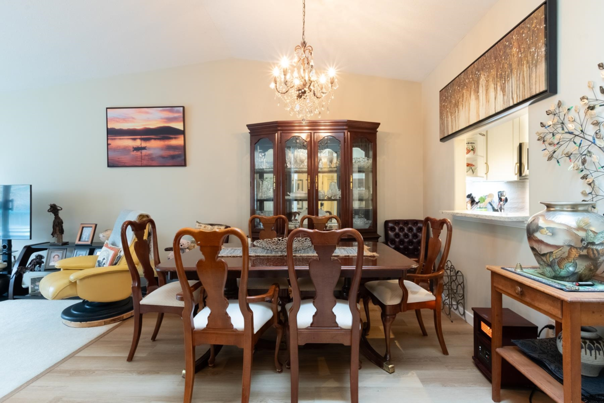 Kitchen Island Photo of 41 555 Eaglecrest Drive, Gibsons, BC