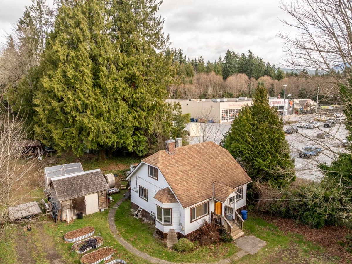 Kitchen Island Photo of 4404 Sunshine Coast Highway, Sechelt, BC
