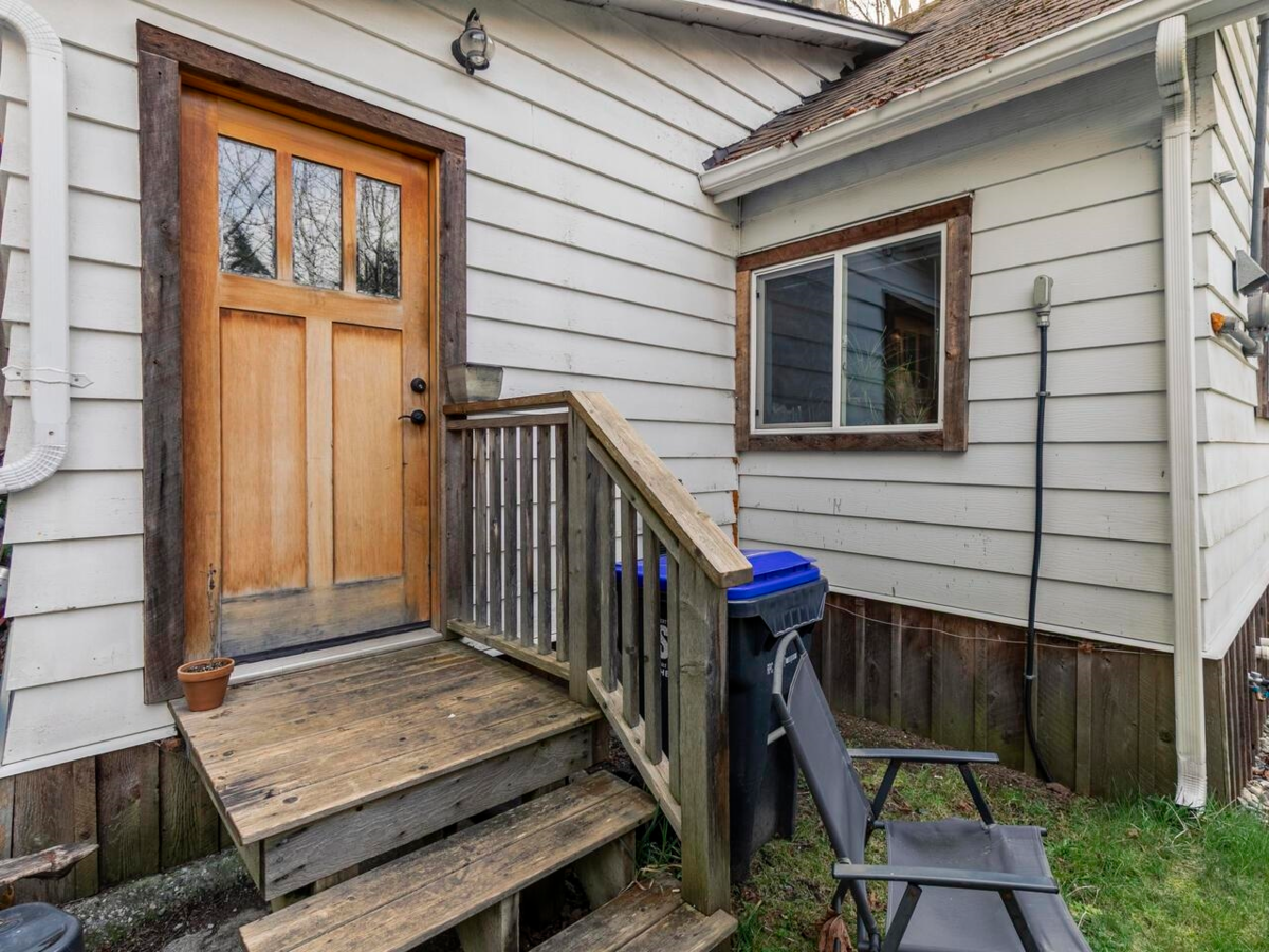 Primary Bathroom Photo of 4404 Sunshine Coast Highway, Sechelt, BC