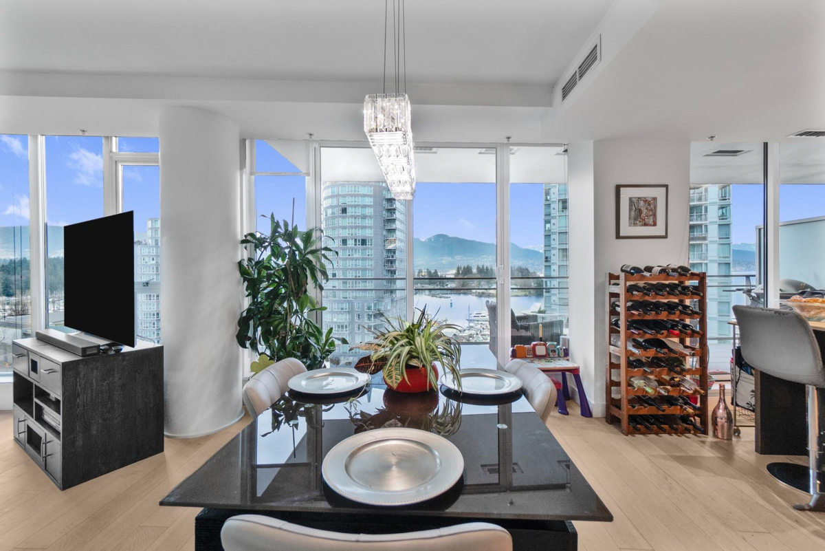 Breakfast Nook Photo of 1201 1499 W Pender Street, Vancouver, BC