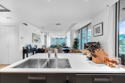 Guest Bathroom Photo of 1201 1499 W Pender Street, Vancouver, BC