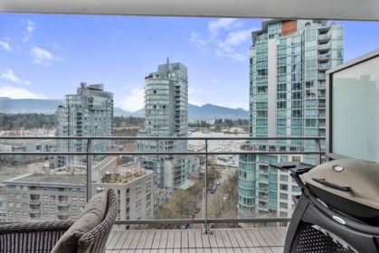 Powder Room Photo of 1201 1499 W Pender Street, Vancouver, BC