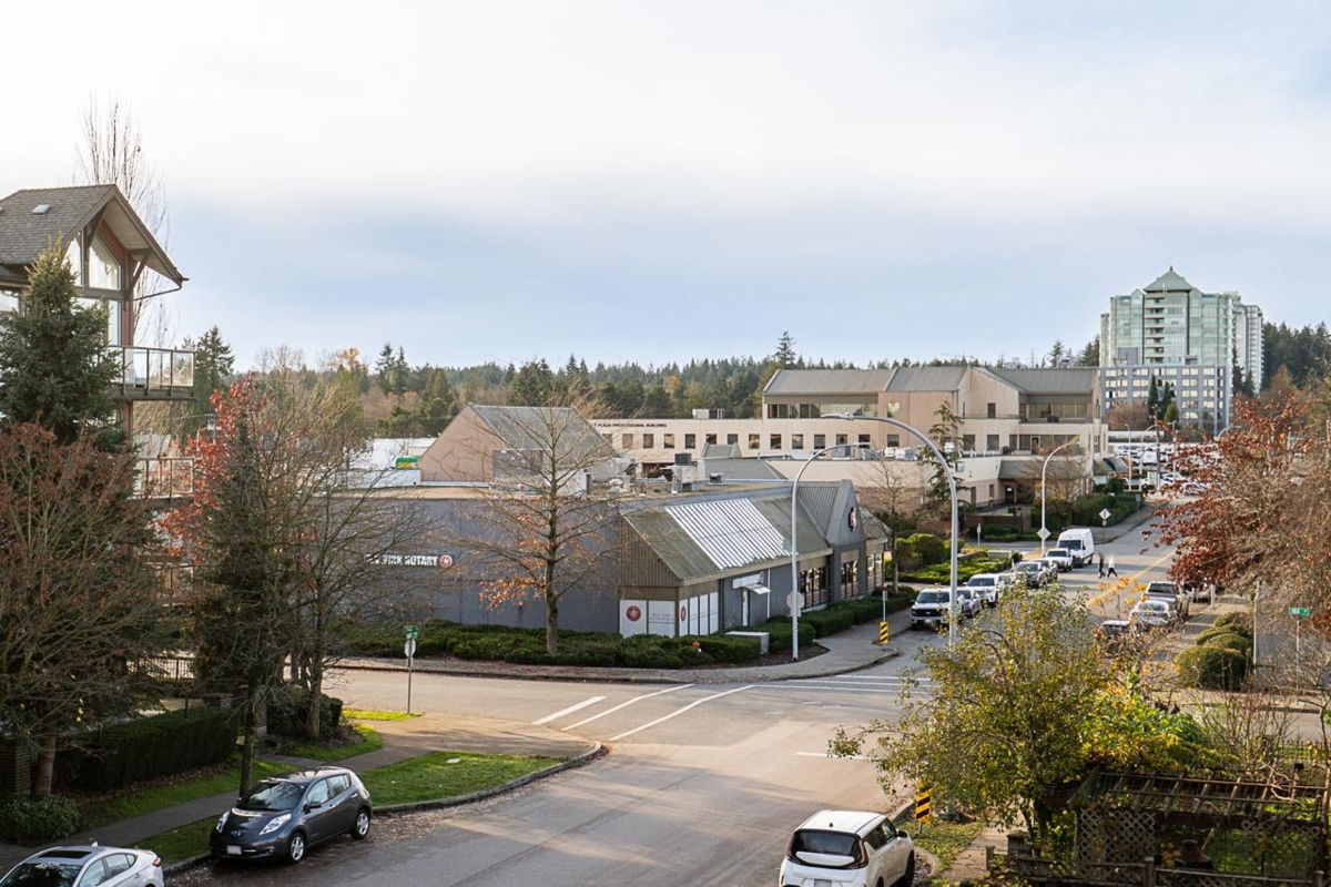 Backyard Photo of 316 15351 101 Avenue, Surrey, BC
