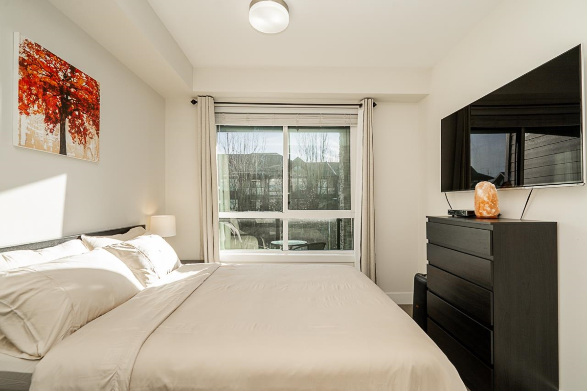 Basement Recreation Room Photo of 316 15351 101 Avenue, Surrey, BC