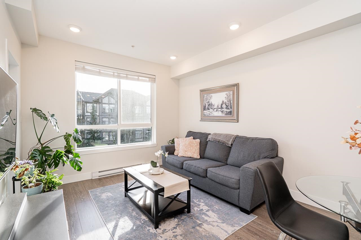 Bedroom 3 Photo of 316 15351 101 Avenue, Surrey, BC