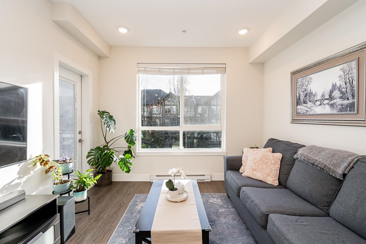 Bedroom 4 Photo of 316 15351 101 Avenue, Surrey, BC