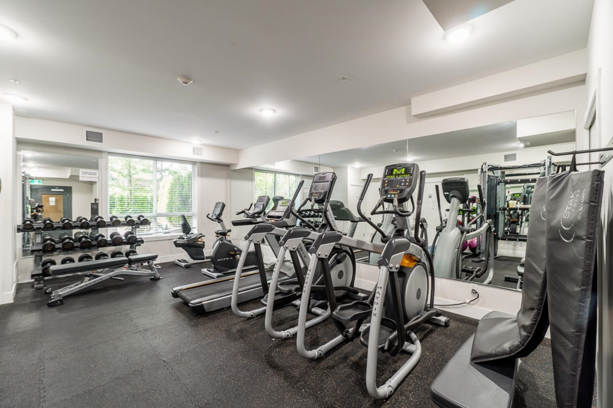 Front Yard Photo of 316 15351 101 Avenue, Surrey, BC