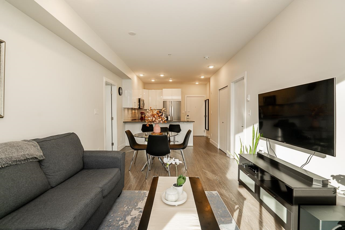 Guest Bathroom Photo of 316 15351 101 Avenue, Surrey, BC