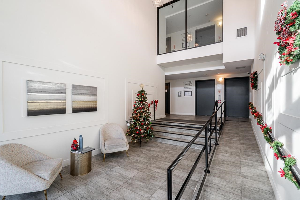 Kitchen Photo of 316 15351 101 Avenue, Surrey, BC