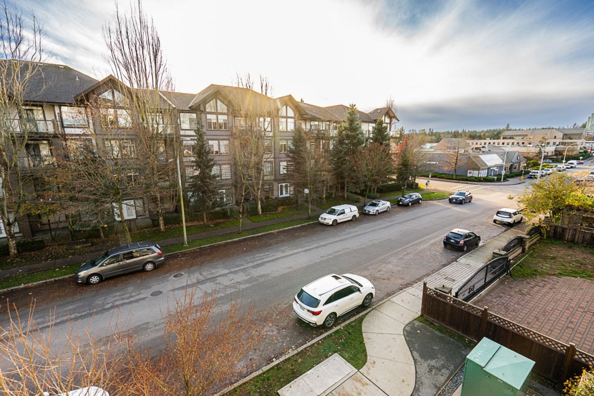 Outdoor Deck Photo of 316 15351 101 Avenue, Surrey, BC