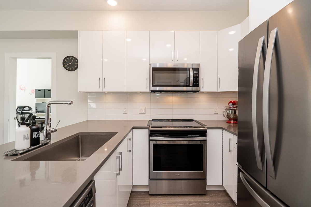 Pantry Photo of 316 15351 101 Avenue, Surrey, BC