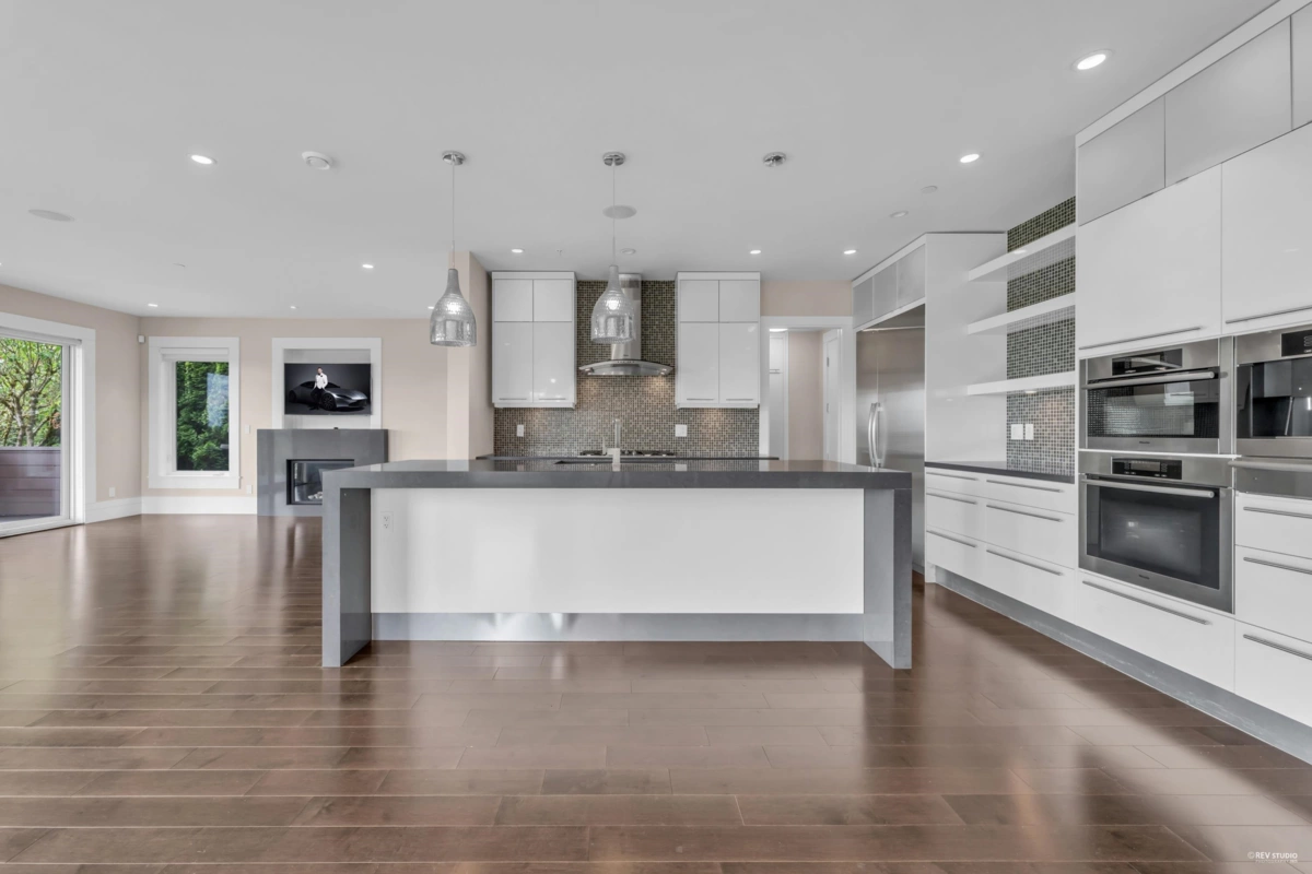 Primary Bathroom Photo of 2548 Mathers Avenue, West Vancouver, BC