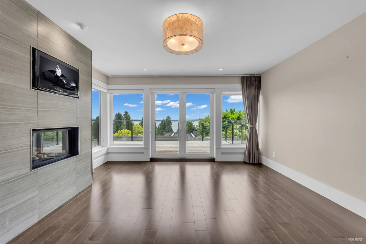 Staircase Photo of 2548 Mathers Avenue, West Vancouver, BC